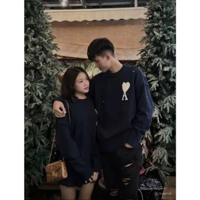 Áo đôi len Chữ A